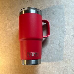 Yeti rambler rescue red 25oz with handle